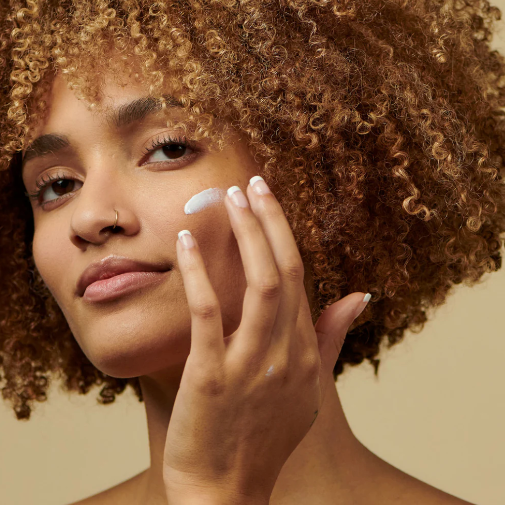 RETINAL AGE-DEFYING TREATMENT MOISTURIZER